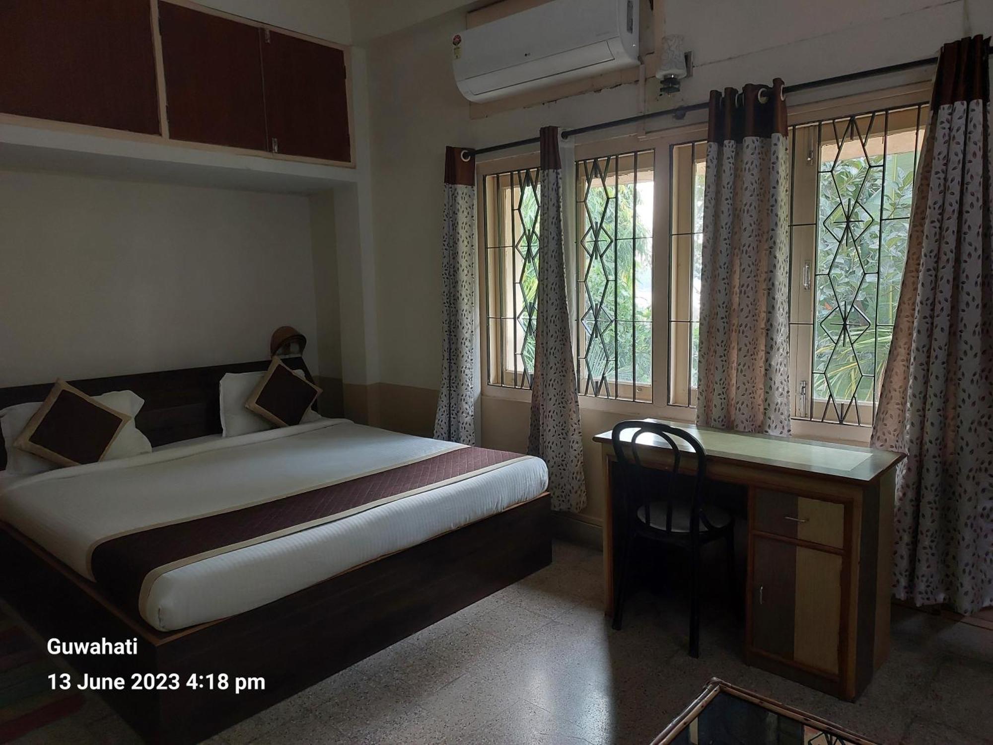 Riverview Guest House Guwahati Eksteriør billede