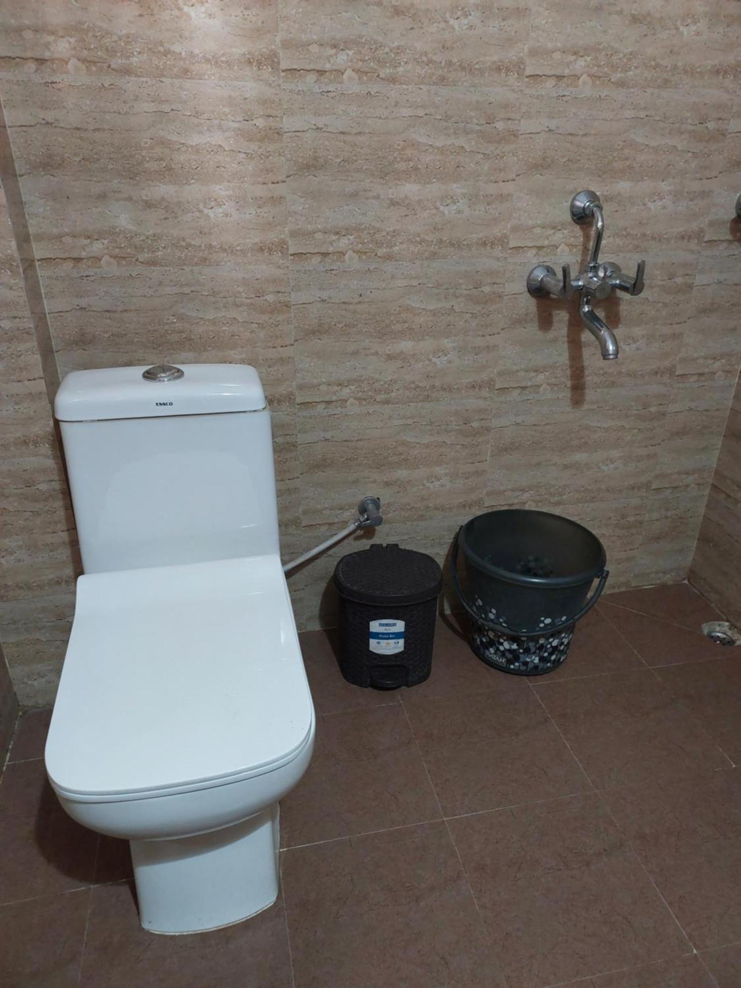 Riverview Guest House Guwahati Eksteriør billede